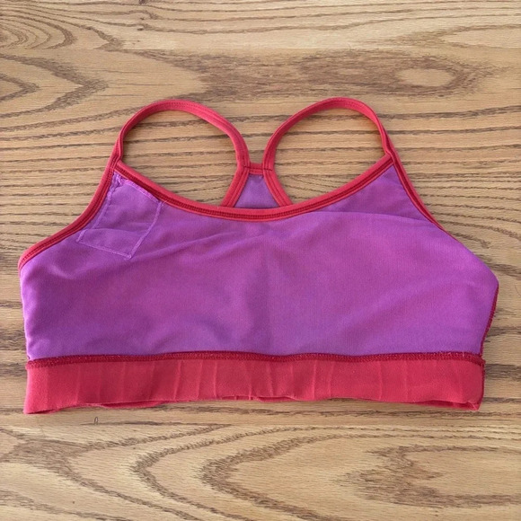 lululemon  Flow Y Nulu Bra Mesh Inside Key Pocket - Picture 3 of 7
